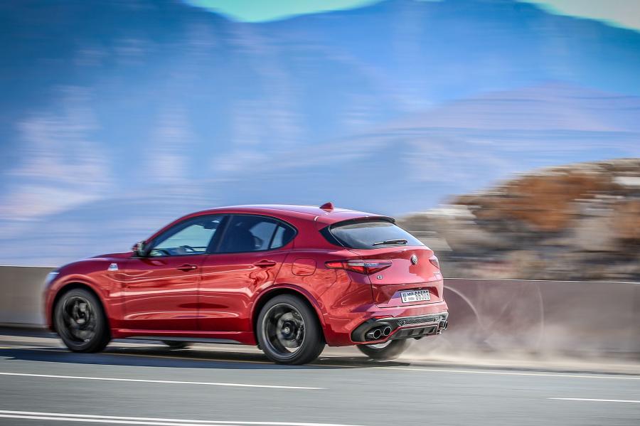  Alfa Romeo Stelvio Quadrifoglio (949) 2017 года  (WW) (фото 17 из 51)